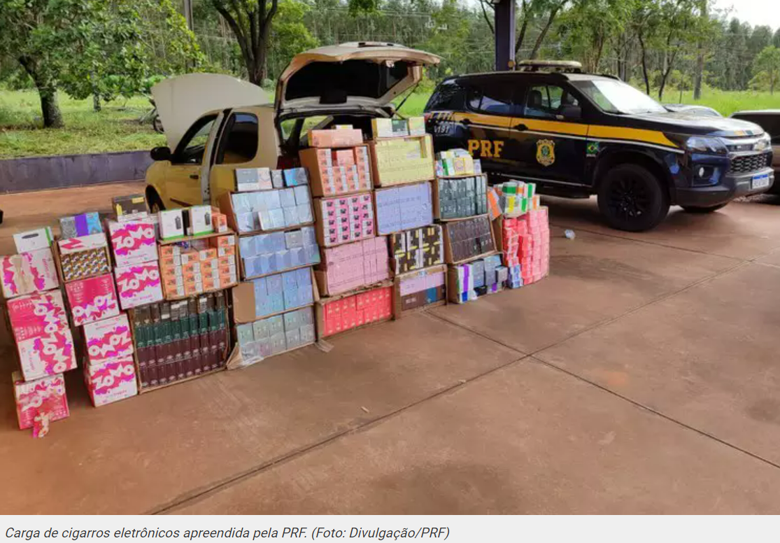 Motorista é parado na BR-158 e preso com 5,3 mil cigarros eletrônicos em carro