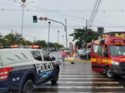 Pedestre é atropelado por caminhonete ao entrar em rotatória de Costa Rica