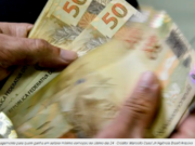 INSS começa a pagar 13º antecipado a quem recebe acima do mínimo