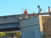 Policiais salvam mulher que tentava se jogar de viaduto em Chapadão do Sul