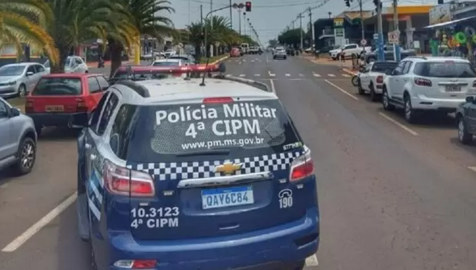 Homem é preso por embriaguez após colidir com ciclista em Costa Rica