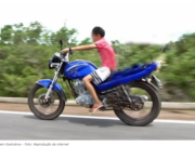 Pai é autuado em Chapadão do Céu (GO) por entregar motocicleta para o filho menor de idade
