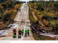 BR-163 é liberada em pare e siga de veículos
