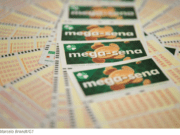 Mega-Sena pode pagar R$ 42 milhões neste sábado