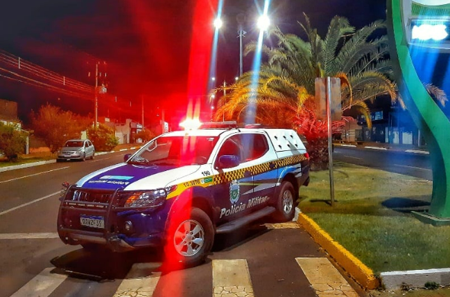 Embriagado e com documentação irregular é preso dirigindo de forma perigosa em Costa Rica