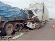 Mais um grave acidente no sistema Pare/Siga na MS-306 envolveu dois caminhões