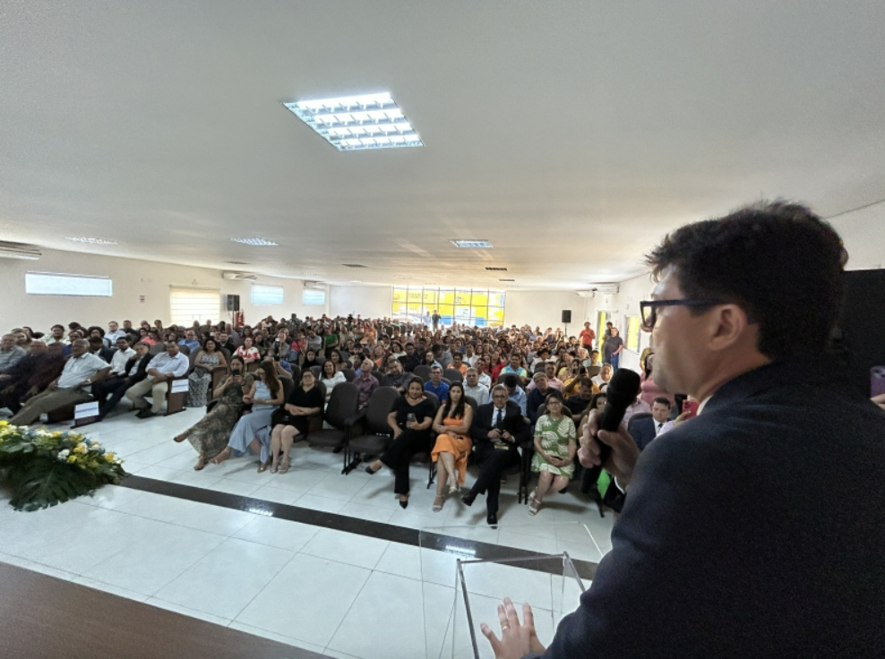 Nova gestão: Prefeito, vice e vereadores de Costa Rica assumem mandato 2025-2028