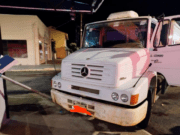 Motorista com sinais de embriagues provoca acidente com caminhão no centro da cidade de Chapadão do Sul