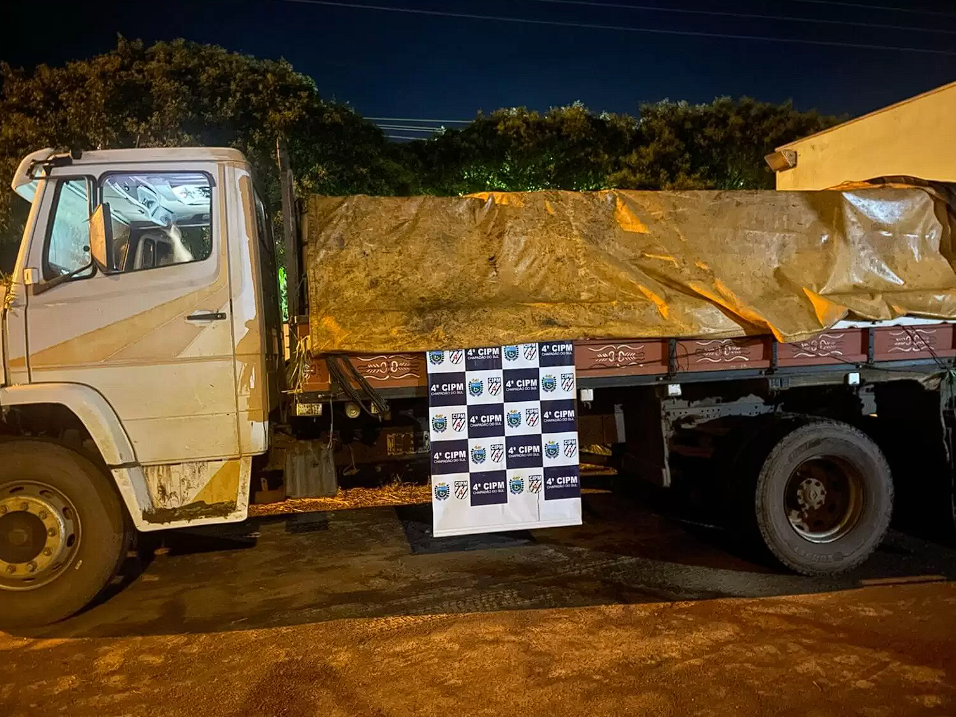 Dupla abandona caminhão após serem flagrados tentando furtar combustível de locomotiva de trem em Chapadão do Sul