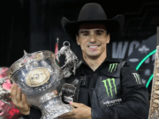 José Vitor Leme faz história e é tricampeão mundial de montaria em touros pela PBR