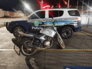PM de Costa Rica recuperamotocicleta furtada e prende um autor e apreende adolescente em flagrante