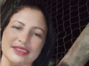 Mulher é brutalmente assassinada com golpe de facão em Costa Rica. O autor do feminicídio está foragido