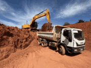 Prefeitura de Costa Rica investe na manutenção de estradas para impulsionar o desenvolvimento rural