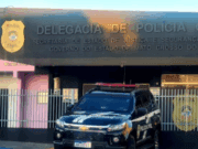 Polícia Civil deflagra operação contra o tráfico de drogas e duas pessoas foram presas em Costa Rica