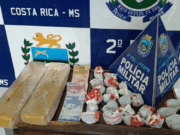 Casal é preso em Costa Rica, após a PM receber denúncia de que uma idosa estava traficando drogas