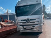 Polícias de Goiás prendem três no caso do roubo de carga de milho no Baús