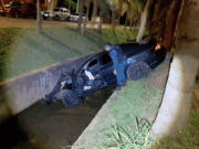 Motorista de veículo que caiu em canal de avenida de Chapadão do Sul estava embriagado, diz a polícia