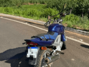 Homem é socorrido gravemente ferido após sofrer queda de sua motocicleta em Costa Rica