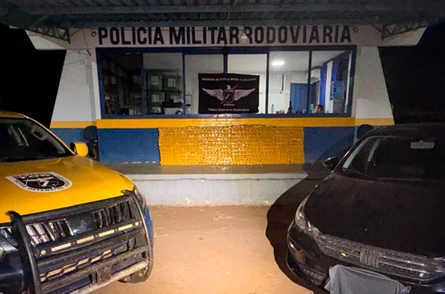 BPMRv apreende 663 kg de maconha, recupera veículo com registro de roubo/furto e prende motorista