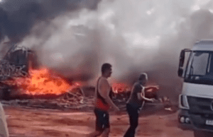 Incêndio de grandes proporções assusta moradores de Inocência