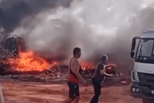 Incêndio de grandes proporções assusta moradores de Inocência