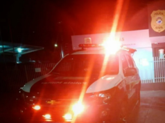 Polícia Militar prende dois por perturbação, ameaça e fornecimento de bebida alcoólica a menores de idade