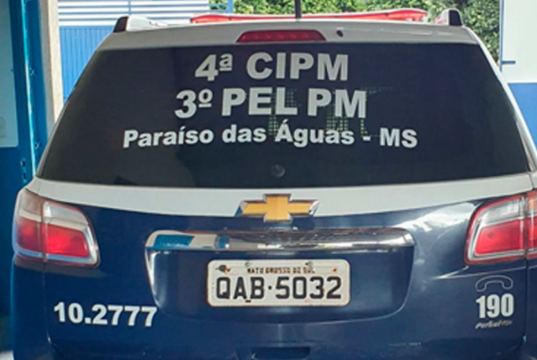 Homem de 23 anos é preso em flagrante por violência doméstica após agredir companheira em Paraíso das Águas