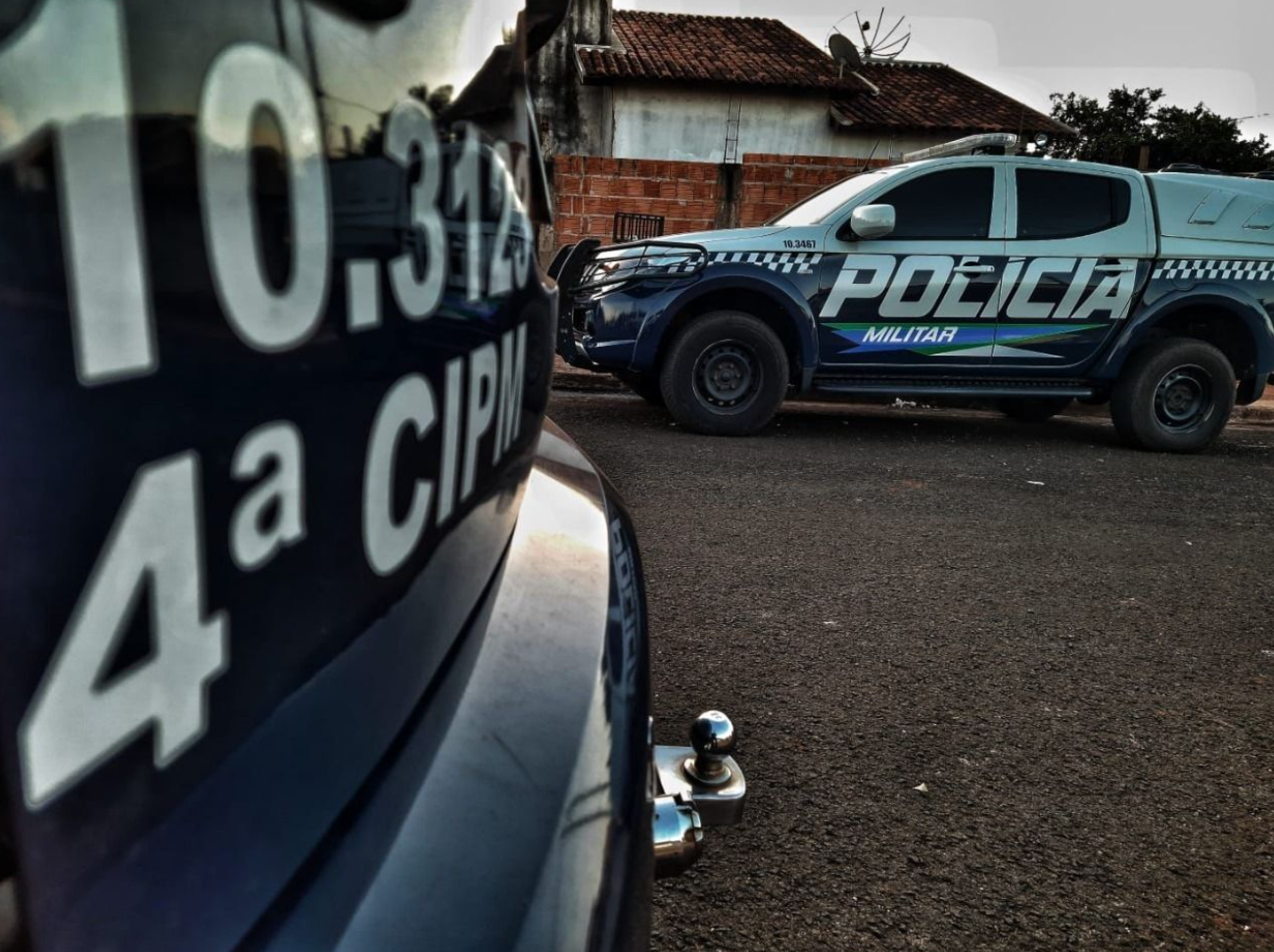 Desentendimento em imóvel termina com dois homens feridos em Costa Rica