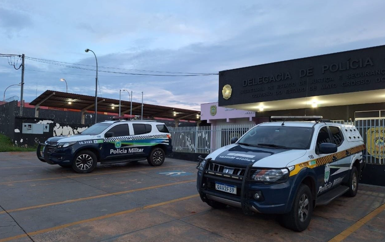 Adolescente de 17 anos é encaminhado à delegacia após causar acidente em Costa Rica