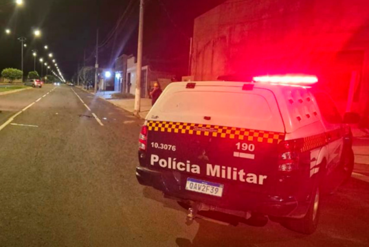 Adolescente é apreendido pela PM após provocar acidente com carro em Costa Rica